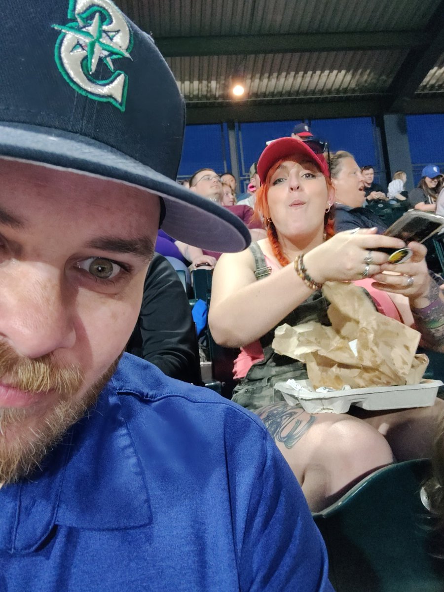hozajones's tweet photo. Goooooot em #Rselfie https://t.co/Xag5LsrSzh