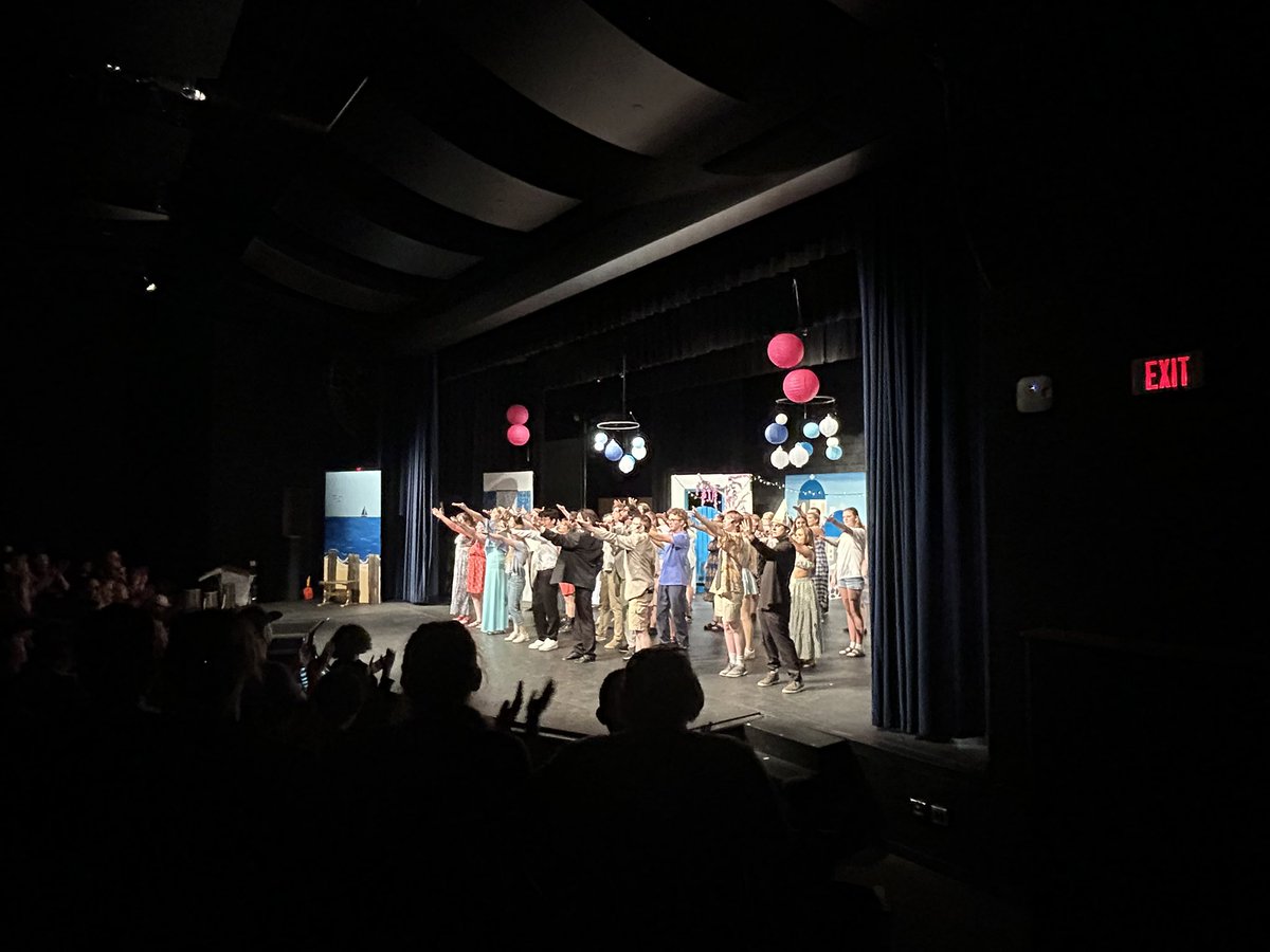 A well deserved standing ovation for this cast and crew! Congratulations to the students and staff <a href="/TommyDTigers/">Tommy Douglas Collegiate</a> !!! What an amazing musical, we were so entertained and enjoyed every minute! <a href="/StoonPubSchools/">Saskatoon Public Schools</a>