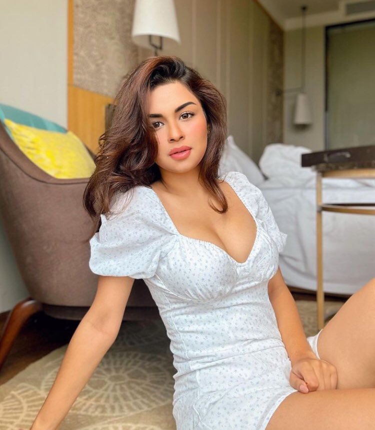 showbiz_times's tweet photo. Gorgeous Avneet Kaur ♥️🔥
.
.
.
#showbiztimes #avneetkaur #avneetkaurofficial #avneetkaurfans #avneetkaurinstagramreels #wildthoughts #modelling #sensual #modeling #sensuality #quote #thenotebook #nicholassparks

#iminlovewithyou #IILWY 
#romantic #fun #beautifulsoul https://t.co/tve68kfHSn