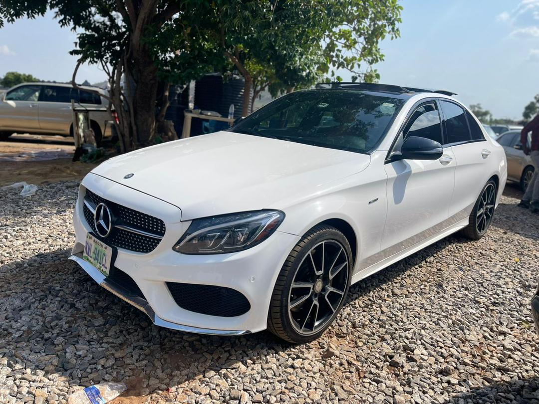 Sammyboy5717's tweet photo. _*Belgium standard 2017 MERCEDES BENZ C43///AMG with full option and super cool features.. car play, car roof lighting display and more.. with just 27K mileage ✅✅✅.  Price:: *N20,000,000million ONLY*
Location Abuja
Call 09031684384 https://t.co/Uubjo93HXh