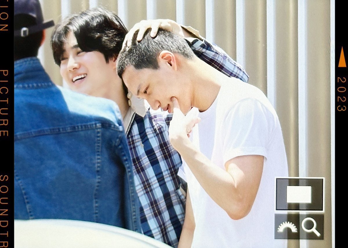 quinsehun's tweet photo. the guy in denim on the first pic is indeed Sehun not Moonkyu because the jacket collar was up 😂 https://t.co/k9cfkByUg1