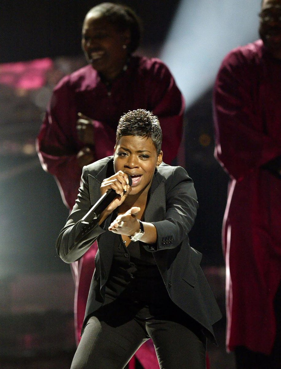 XOANTY's tweet photo. May 26th, 2004. Fantasia Barrino had every household in America in tears. https://t.co/CewGZ0G4MZ