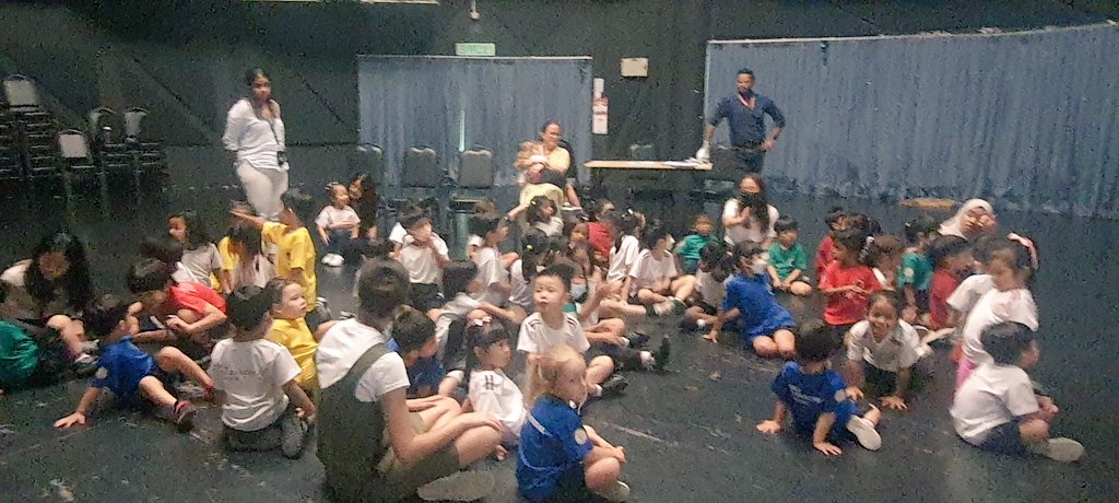 HIS English Dept tweet media