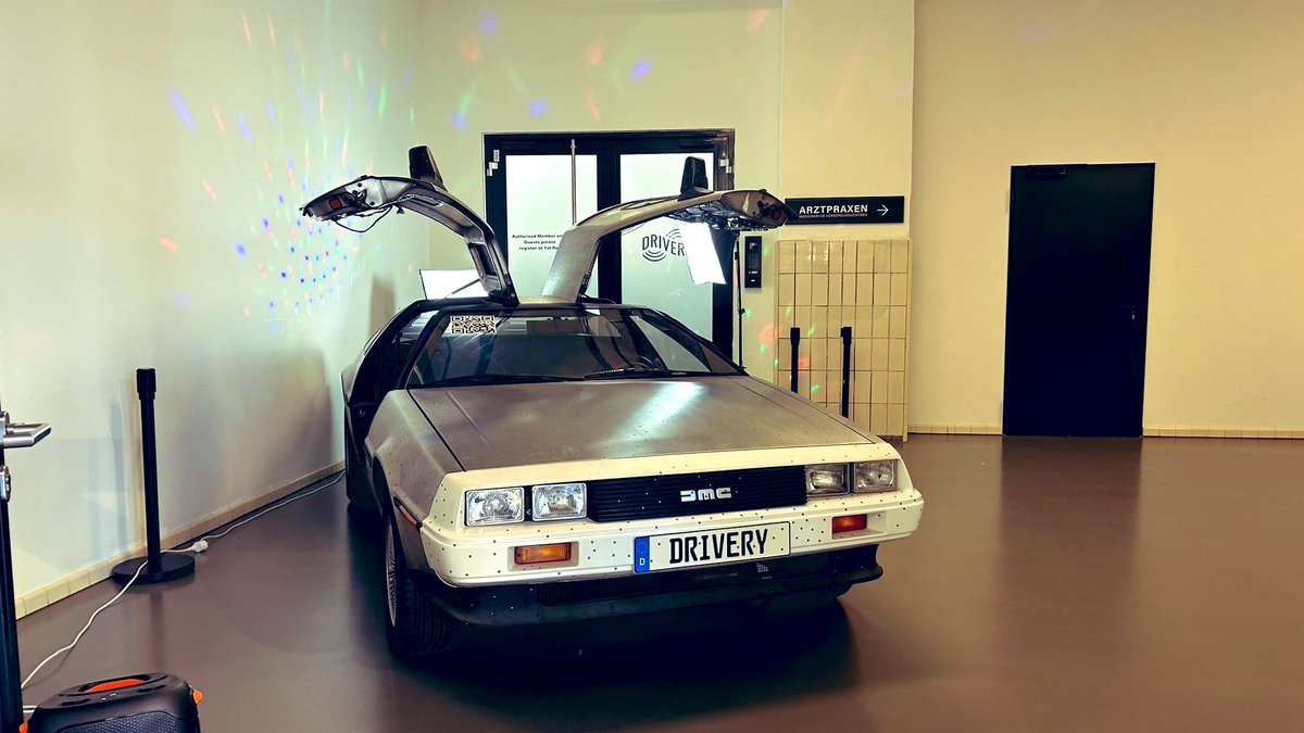 Zurück in die Zukunft! Das wird ein E-Auto! #auto #emobility #thedrivery #meetgermany #future #berlin @meetgermany_ @TheDriveryGmbH  @berlinticker @44CoolGirls1 @neukoellnticker