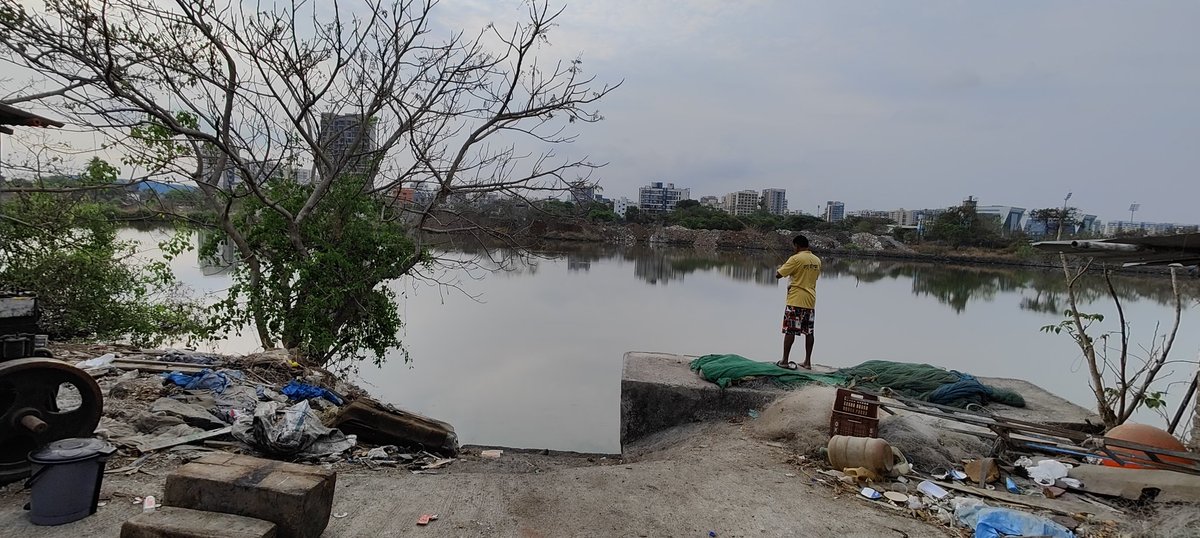 PramodDabrase's tweet photo. ULWE, even after a decade of its existence it still lacks basic amenities including facilities for waste management. Hapazard dumping of debris is destroying water bodies and mangroves. Urgent action required. https://t.co/TRM4M5N9kz