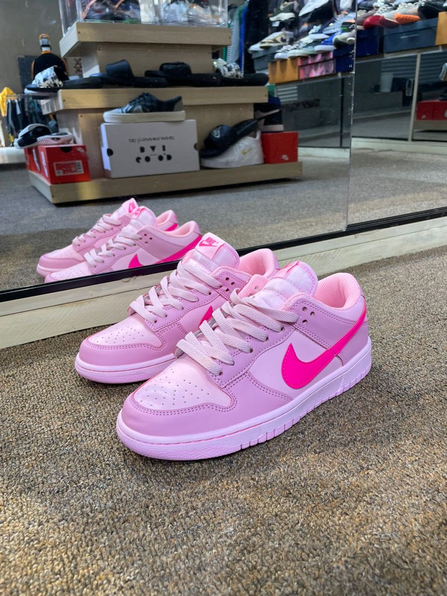 Ladies Pack ❤️ [BUBBLEGUM] Available in: Sizes EU 38-45 | US 4-11 Price tag is Ugx 175,000 Call/WhatsApp +256755393610 for deliveries 😊 🤝🏽 This is #PayanSneakers