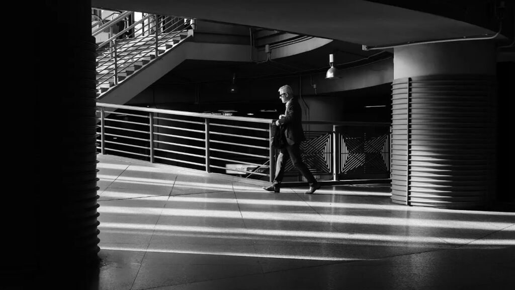 Way to work
.
.
.
.
.
#SPiCollective
#life_is_street
#thestreetphotographyhub
#streets_storytelling
#ourstreets
#capturestreets
#lensculturestreets
#urbanandstreet
#guardiancities
#blackandwhite
#blancoynegro
#fujifilm 
#35mm
#fbWay to work
.
.
.
.
.
#SPiCollective
#life_is_…