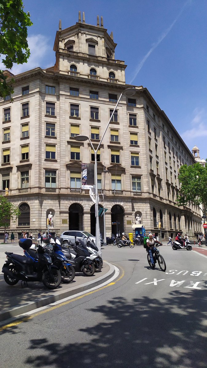 The three days of the AcToVax4NAM partner meeting started today at the Catalan Institute of Health in Barcelona.
Thanks to Vall d'Hebron Research Institute (VHIR)   for the huge welcome.
<a href="/AcToVax4NAM/">Access to Vaccination for Newly Arrived Migrants</a> Italian group
<a href="/istsupsan/">Istituto Superiore di Sanità</a> <a href="/SapienzaRoma/">Sapienza Università di Roma</a>