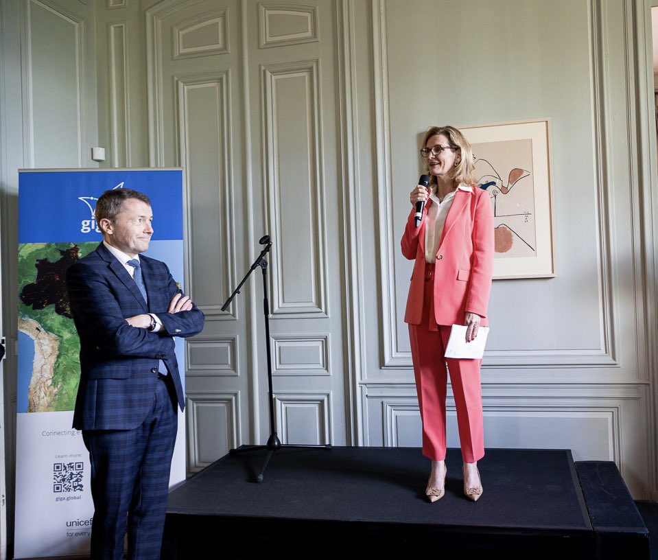 ITUSecGen's tweet photo. Thank you @SwissAmbUN_GVA + Swiss Government for your strong commitment to @Gigaglobal and digital education for all.
We've made incredible progress but are only getting started to connect every school in the world by 2030.
Follow the 🇨🇭example and help us scale Giga even further https://t.co/eFQnGIsUan