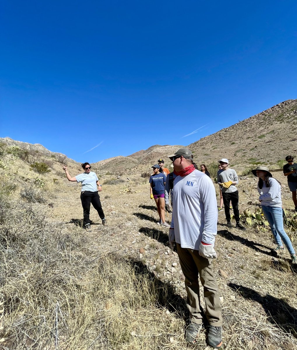 If we provide enough equal outdoor access, the possibilities for our current and future generations to get involved are endless🥾🌞 Thank you, El Paso High students and recurring volunteers 🙌🏽🤩 We completed 300 feet of Knapp Land trails!