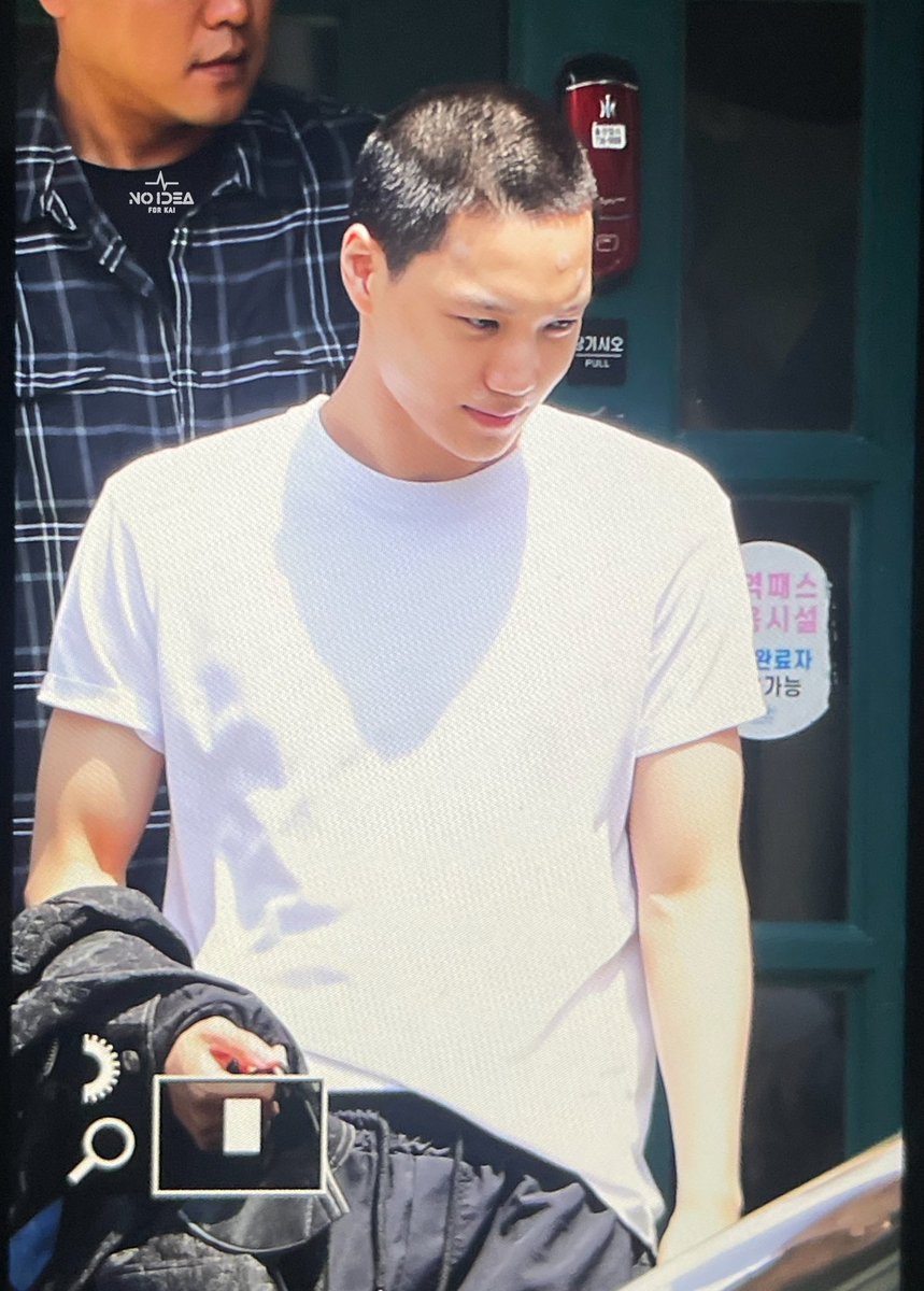 𝐍𝐎 𝐈𝐃𝐄𝐀 tweet media