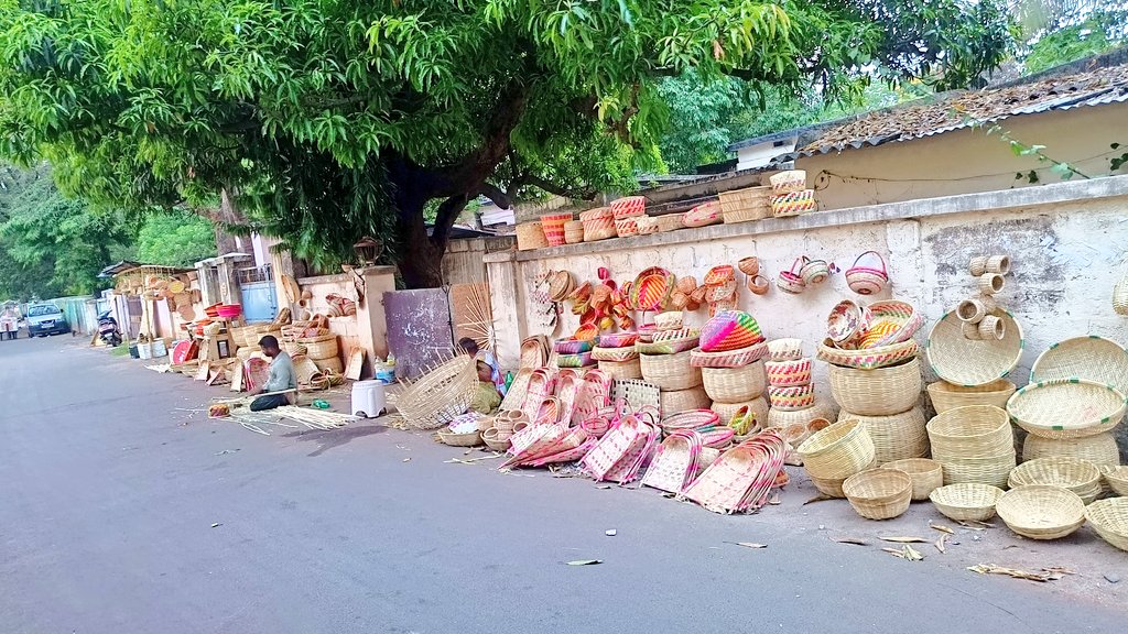 sunayaaa21's tweet photo. ଯାଇଥିଲି ଟିକେ ଲେମ୍ପୁ ପାଣି ପିଇବାକୁ, ଦେଖିଲି କେତେ ସୁନ୍ଦର ସୁନ୍ଦର ଜିନିଷ ସ୍ବାମୀ ସ୍ତ୍ରୀ ଦିଜଣ ମିଶିକି କରିଛନ୍ତି, ମାନିବାକୁ ପଡ଼ିବ ହାତରେ ଚମତ୍କାର ଅଛି ଏହିଭଳି ଲୋକ ମାନଙ୍କର 👏☺️..... https://t.co/93pFysd5Gu