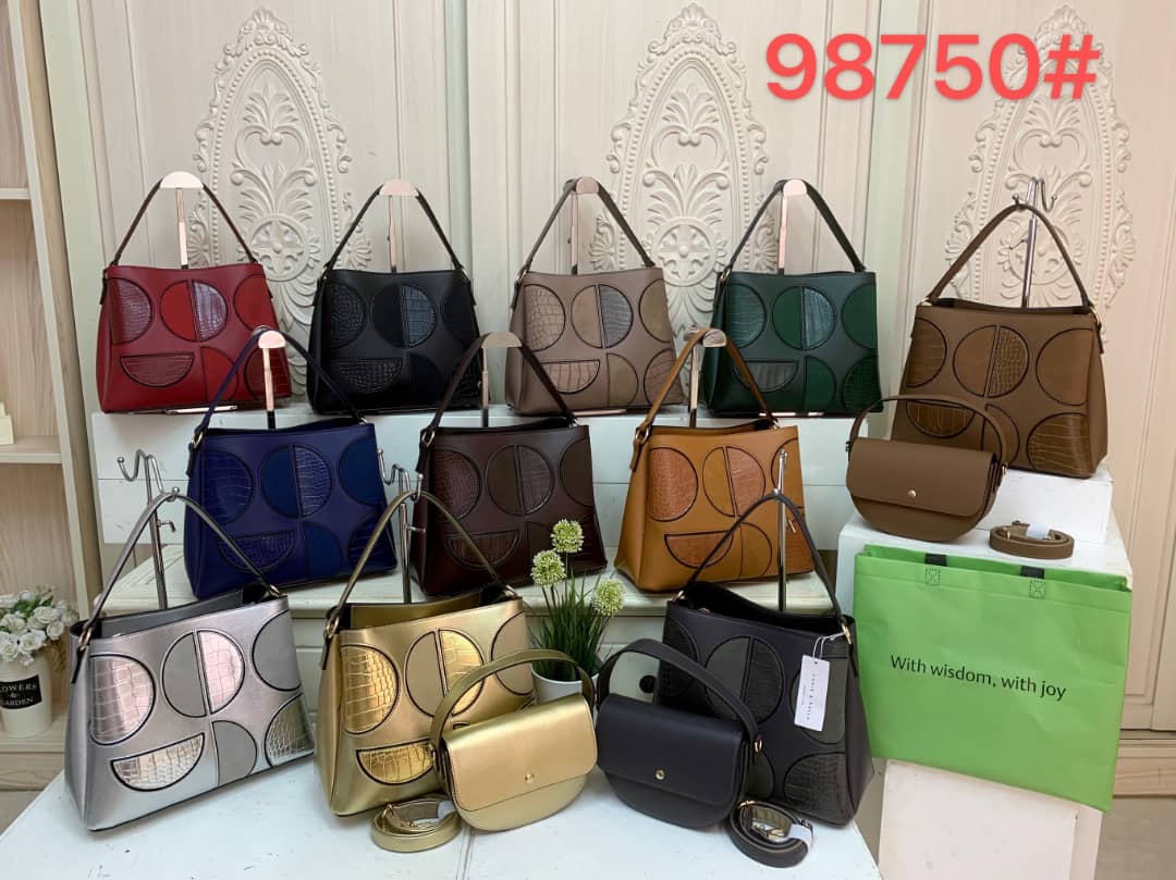 FatimaJiya3's tweet photo. Luxury bags 
2n1 

NGN19,000 each 

WhatsApp 08180334254.
Minna, Niger State 
#zayafat_collectible #falz #imran_Khan #joshuaselman #buju #donnieyen #Danny #seyilaw #paadebanjo https://t.co/NCVy9M6G3Y