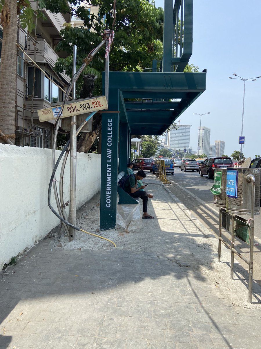 Coexistence or forgotten #busstops#MarineDrive #old v/s new#whyGLC#BEST#Heritage#digitalbusstops#MCGM#