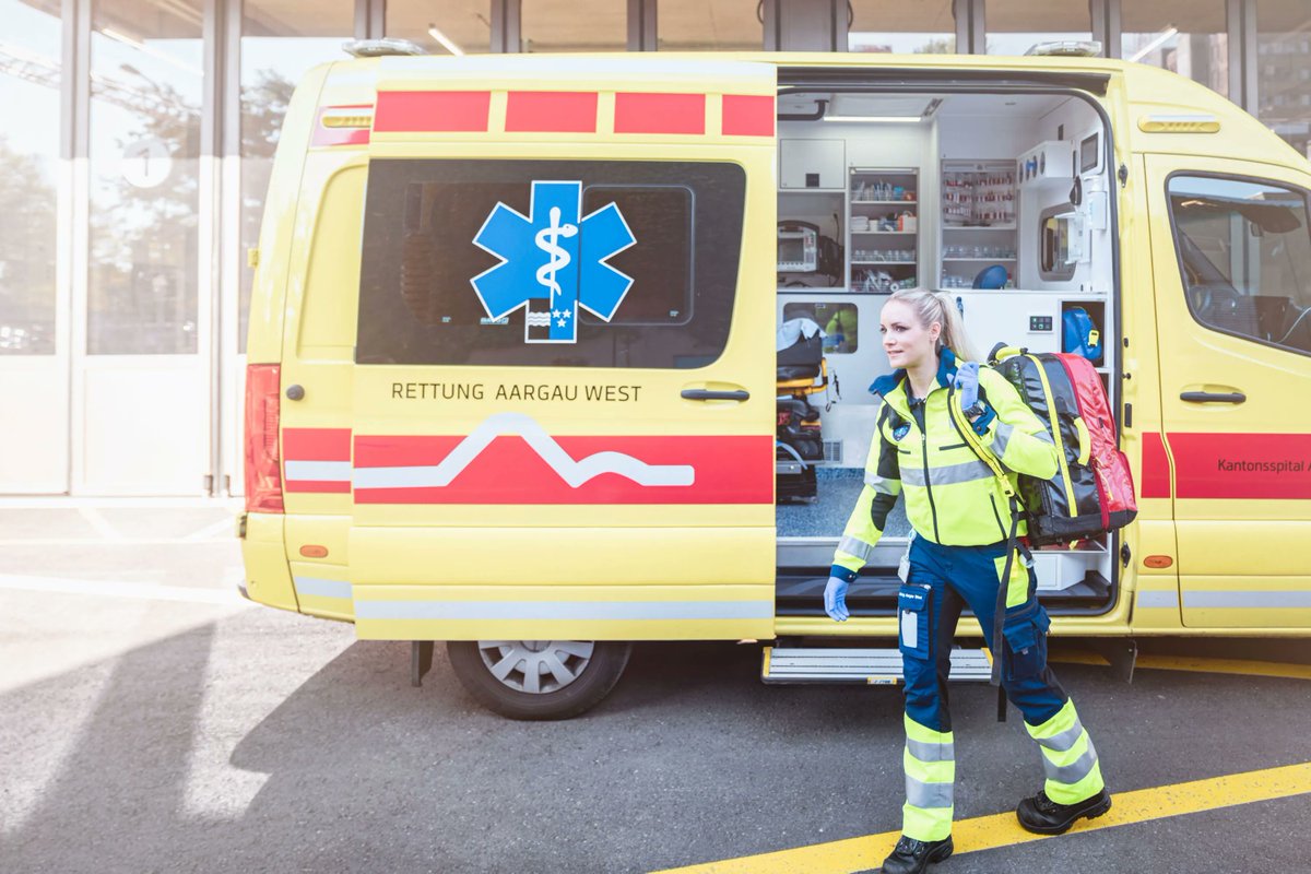 Im Notfall sofort verfügbar! 🚑 👩‍⚕️ Der Notfallzugriff ist eines der top Argumente zur Empfehlung des EPD durch Gesundheitsfachpersonen. 
Weitere Erkenntnisse finden Sie im Schlussbericht vom Swiss eHealth Barometer 2023: 
buff.ly/3B84iNR