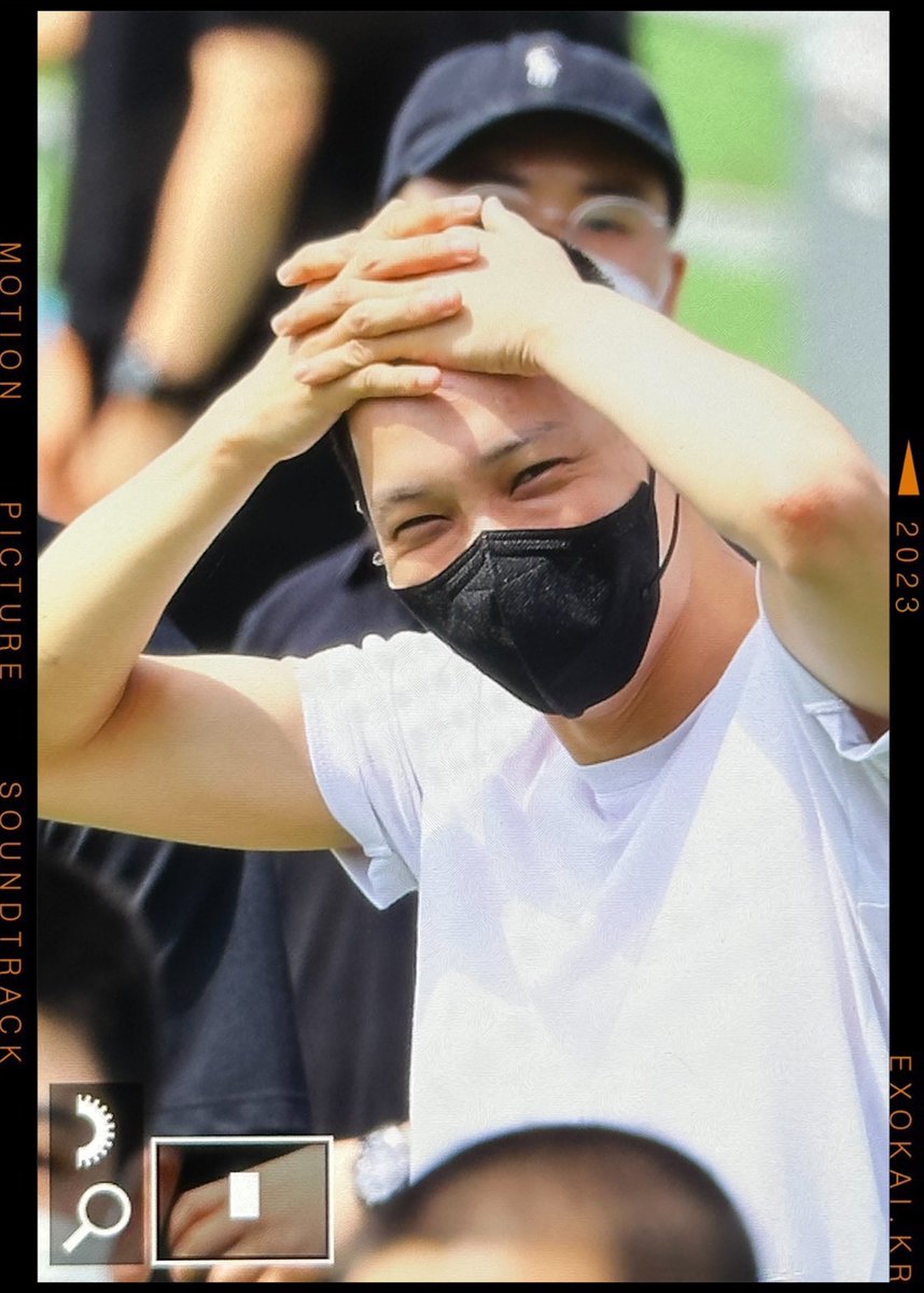 exokai_kr's tweet photo. 230511 많이 많이 좋아해 종인아 https://t.co/leJgLHM3Nm
