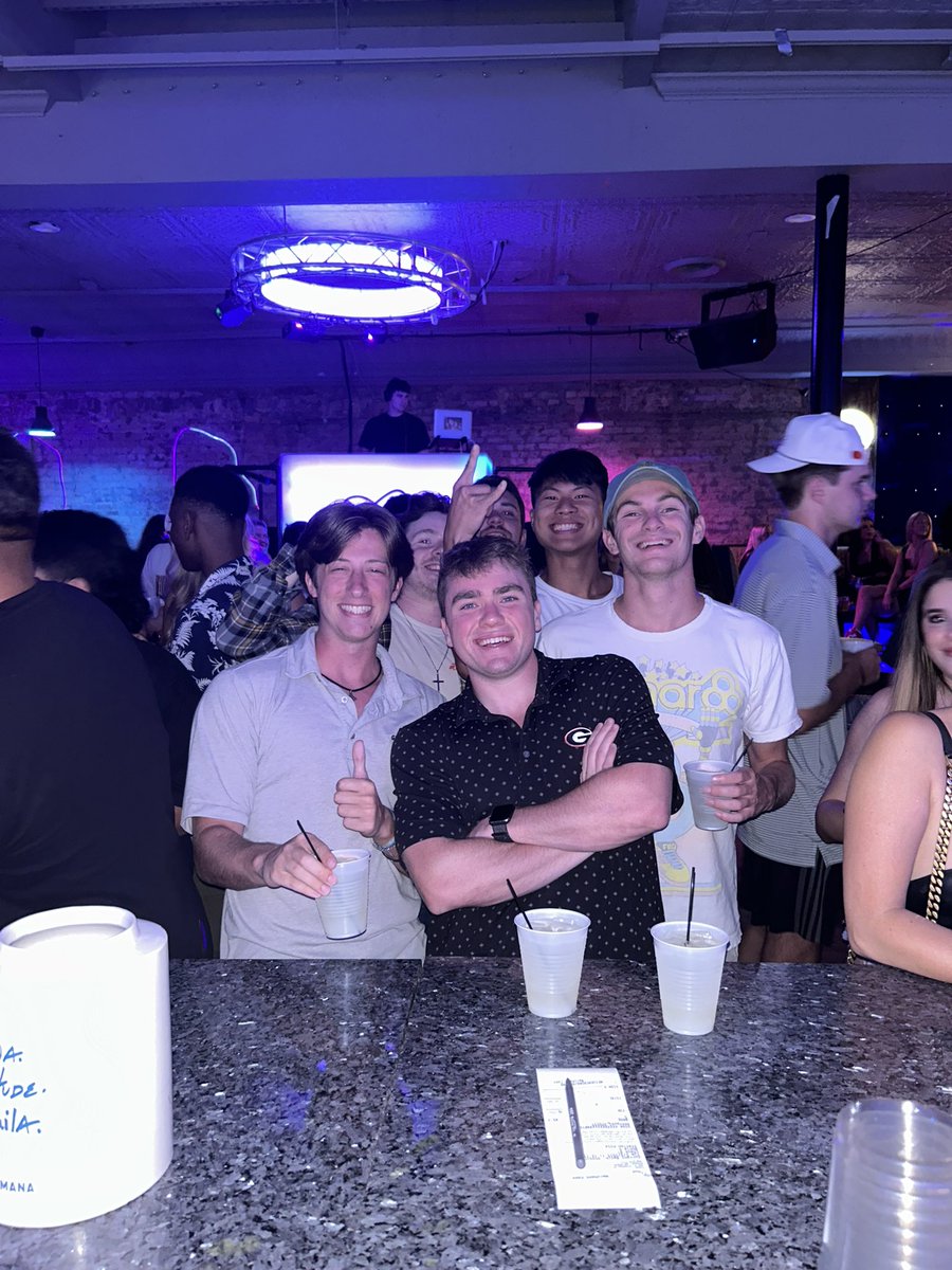 Dev_FPS's tweet image. Crawl completed at 15 under par😳 what a way to end the semester #GoDawgs