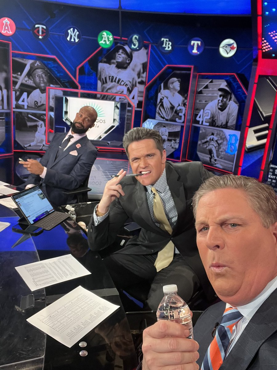 Let do this …10:00PM ET -11:30pm ET MLB2NITE … with Greg Amsinger and @CY24_7 …. ONLY on @MLBNetwork .