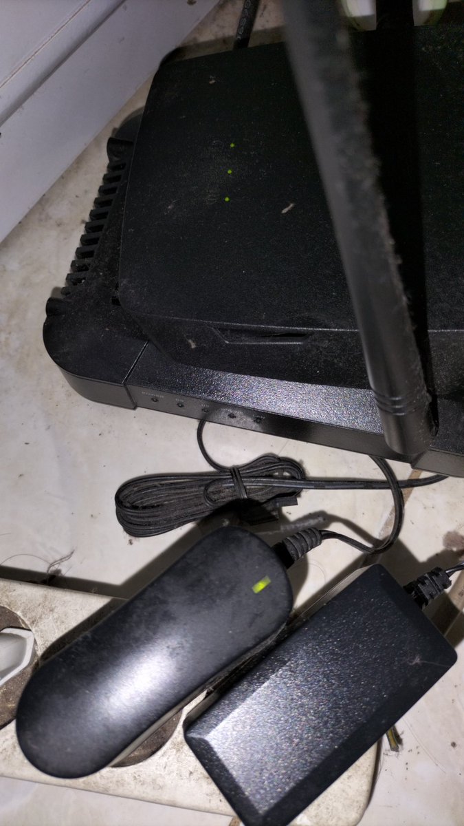 lovyzqy's tweet photo. @FirstMediaCares dear first media..tolong donk masa dari kemaren sampe sekarang masih gangguan. Kita kan bayar paket-ny gak murah ini 😔😓 https://t.co/9QK3Bb9Gpp