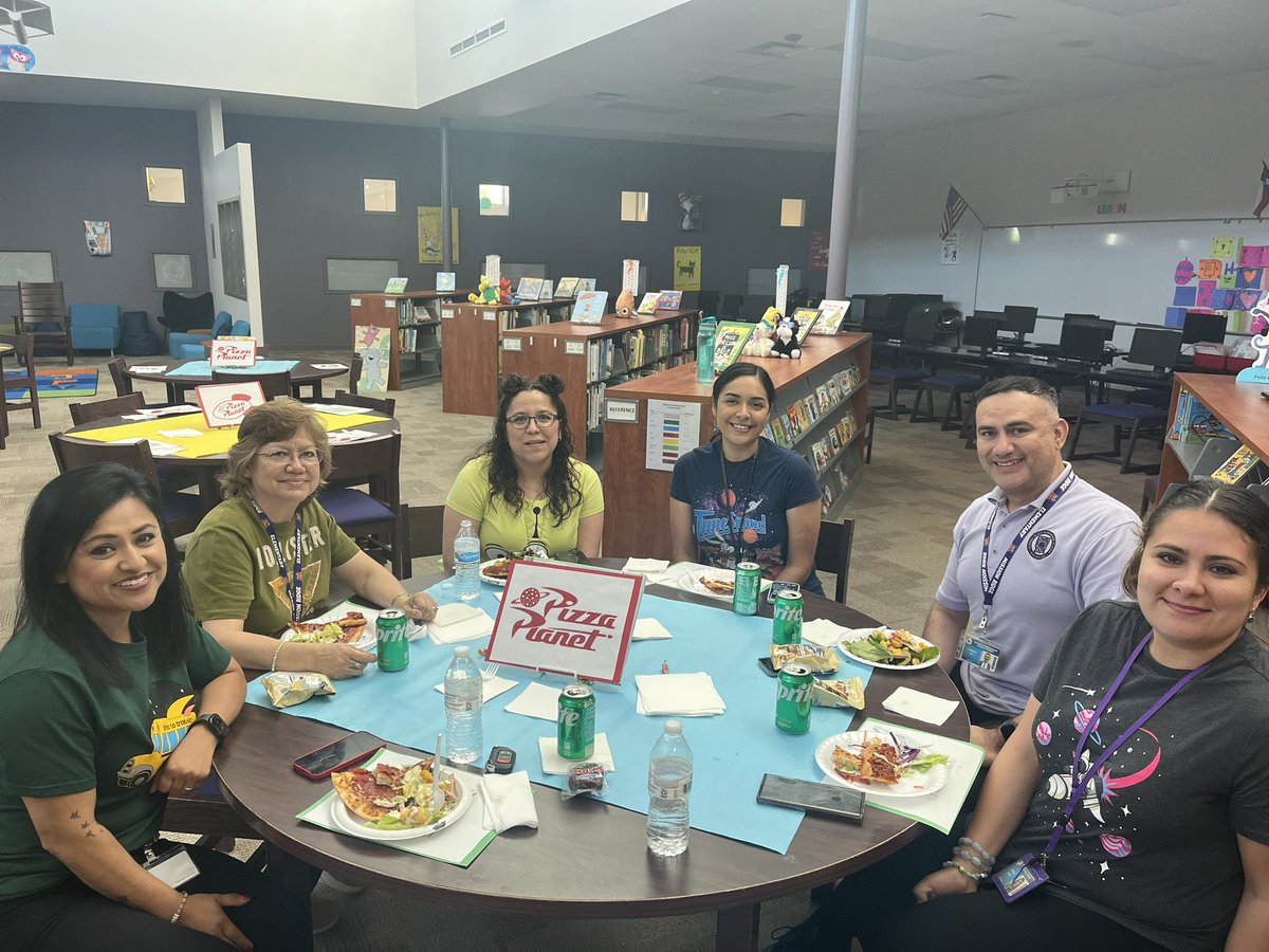 ESerna_PK8's tweet photo. Pizza Planet for our teacher lunch today!! #Owlsome time with them!! 💜🦉🧡 #TeamSISD #manymindsONEmission #VoxCorVita https://t.co/A9vJfAda1b