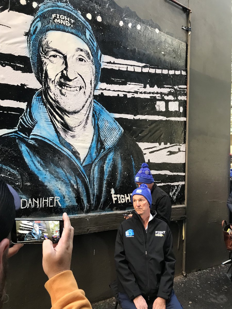 NickMcCallum7's tweet photo. Neale Daniher unveils his mural in Melbourne’s CBD to launch #BigFreeze9. Inspirational ! Diagnosed with MND almost 10 years ago..the average lifespan after diagnosis is just 27 months. He just will not give up ! 6pm #7NewsMelb https://t.co/bFu0ZtWaQu