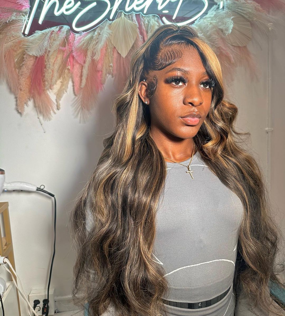 Sowigs_'s tweet image. hightlights😍
Check more color wigs on sowigs.com 

#wigs #lacewigs #straight #straighthair #hair #hairstylist #hairstyles #wandcurl #curls #restyle #inspiration #hairidea #hdlace #VideoViral