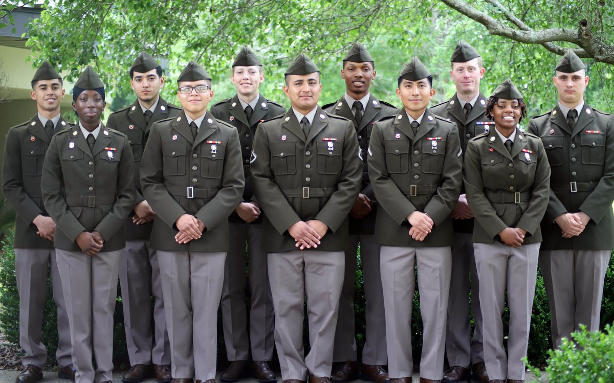 gulfcoastcobra's tweet photo. Congratulations to Class 23-27! Welcome to the #engineerregiment #Essayons https://t.co/vKRJr6Ww4o