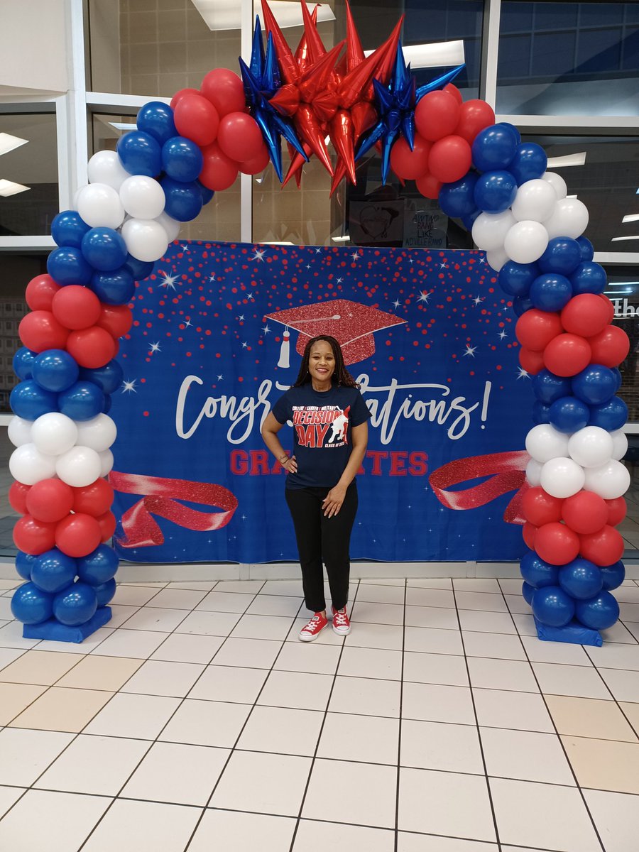 TiffMWilkerson's tweet photo. Class of 2023 Decision Day @Duncanville_HS! My heart is full.... celebrating our Seniors that have made commitments to College, Career and/or Military is such a rewardingopportunity! Thankful for the support shown to our students today! #CCMRMatters https://t.co/ejDYvS2wLl