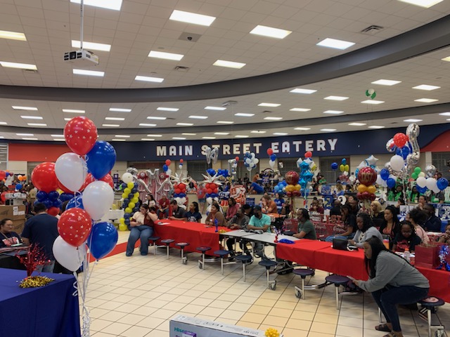 TiffMWilkerson's tweet photo. Class of 2023 Decision Day @Duncanville_HS! My heart is full.... celebrating our Seniors that have made commitments to College, Career and/or Military is such a rewardingopportunity! Thankful for the support shown to our students today! #CCMRMatters https://t.co/ejDYvS2wLl