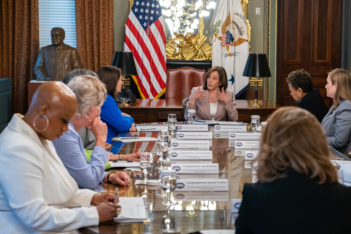 I met with the Pro-Choice Caucus to discuss our work to protect reproductive freedom in all 50 states.
 
I am grateful for their partnership. Together, we will continue to fight to restore the protections of Roe in federal law.