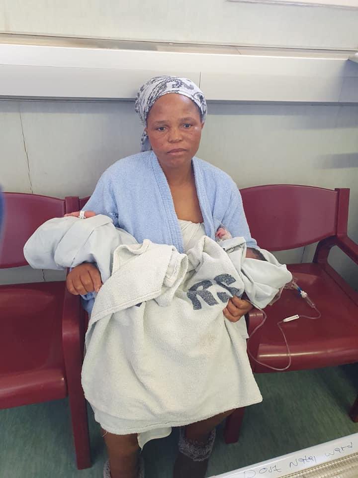 PhophiRamathuba's tweet photo. Jane Furse district hospital midwives &amp;doctors have done it again, delivering triplets and twins 4hrs apart. 22yrs old delivered triplets NVD 2boys &amp;a girl at 23h35,23h41&amp;23h44 while 26yr old delivered twins NVD 2boys at 3h38&amp;04h20. Both mothers &amp; their five babies are doing well https://t.co/wqOJoXGju8