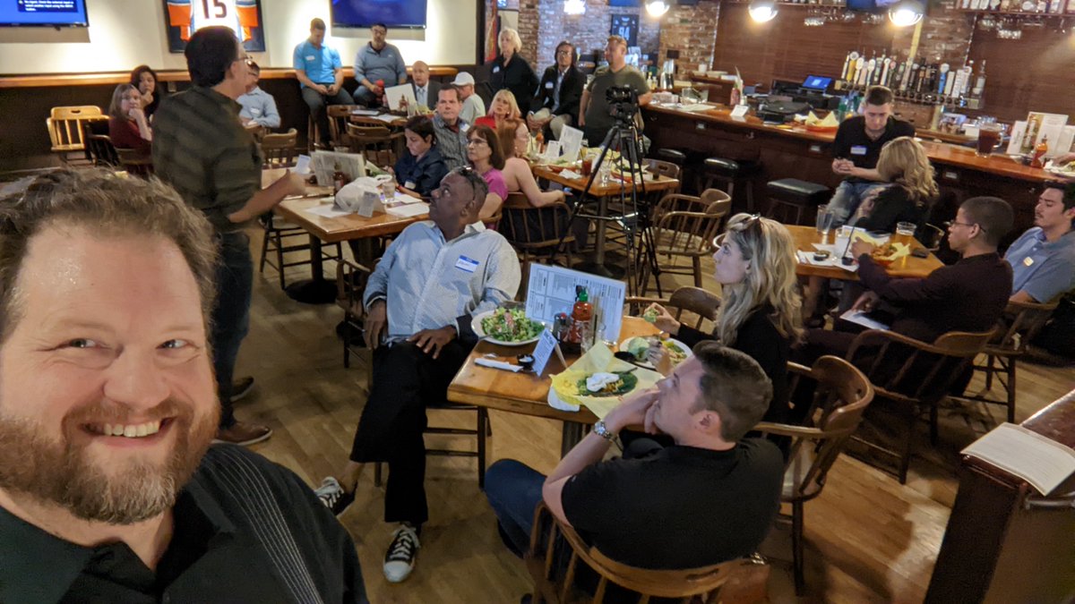 cjgilbertwebpro's tweet photo. Enjoying hosting #BusinessNetworkConnection + Exceptional #Entrepreneurs!

Barbara Maisonet sharing, What am I willing to live with? What areas in your life or #smallbusiness would you like to improve?

Doug Means sharing some #networking #education!

#marketing #sales #SanDiego https://t.co/e3GVAGl39J
