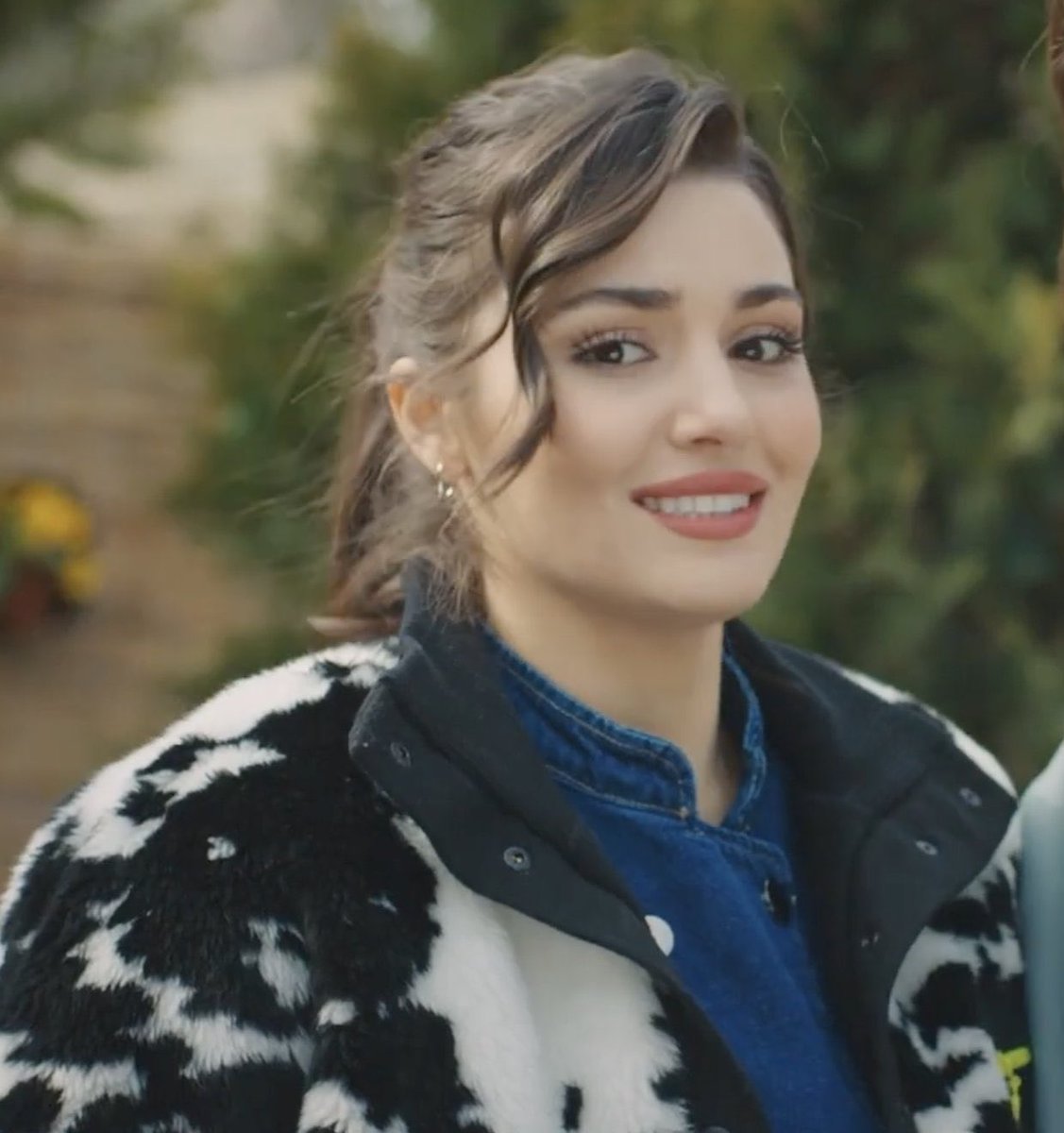 Emma desde que está decidiendo a este paso llegan los 9 meses y todavía estará decidiendo  #AnaDeNadie