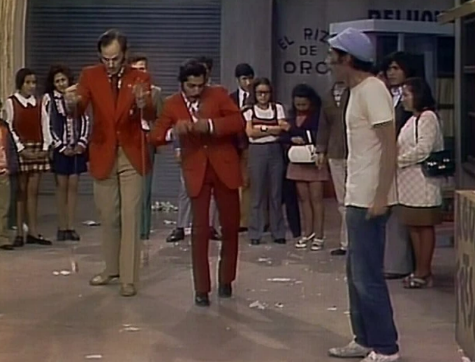 Fv0N6QkWYAEzhVn?format=png&name=small