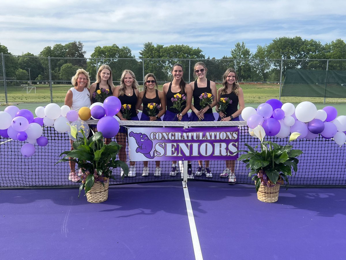 bghsgirlsennis's tweet image. Senior night and a win over Glasgow!  It was a great night!  Thank you to a wonderful group of girls!💜🎾