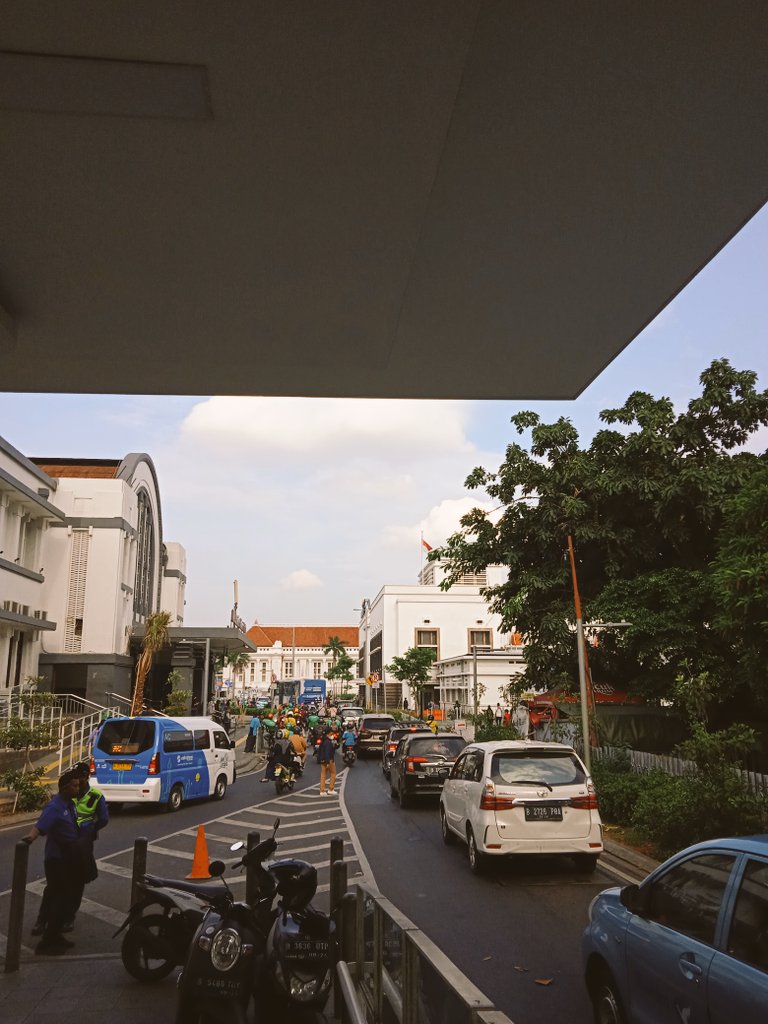 subiibus's tweet photo. Jrakarta, jangan tergesa. https://t.co/yohoymwXQC