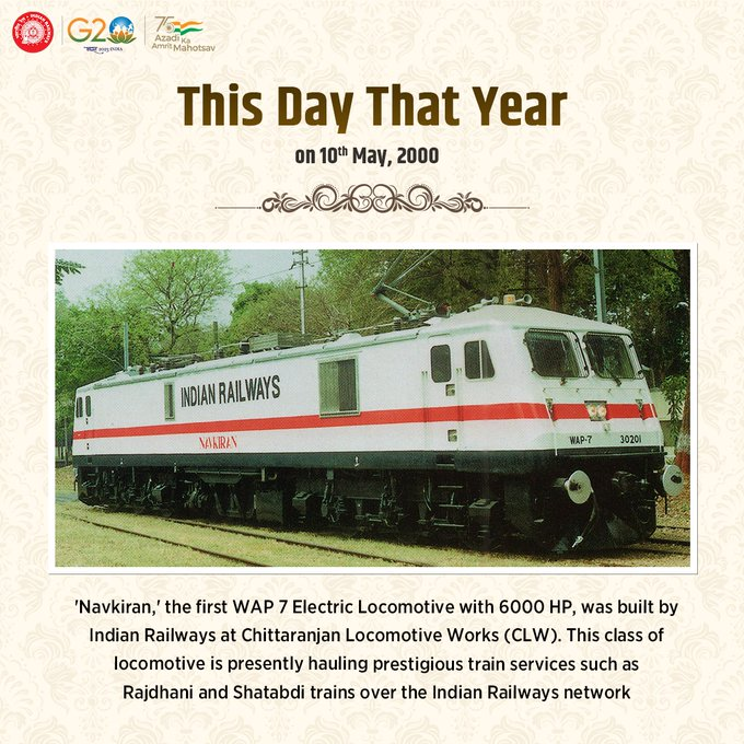 drmmumbaicr's tweet photo. #ThisDayThatYear On this day in 2000, Indian Railways CLW built ‘Navkiran,' the first 'WAP 7' Electric Locomotive of 6000Hp, which now hauls prestigious train services. #DownTheMemoryRail

@Central_Railway @Clwrailindia https://t.co/vDFXmefehu