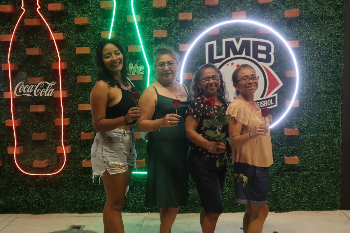 LosPiratasMx's tweet photo. Piratas de Campeche y Coca-Cola festejando a las mamitas en su día.
#TodosABordo
#PiratasDeCampeche
#SpringTraining2023
#CopaMaya https://t.co/Qj5ZmVHQwV