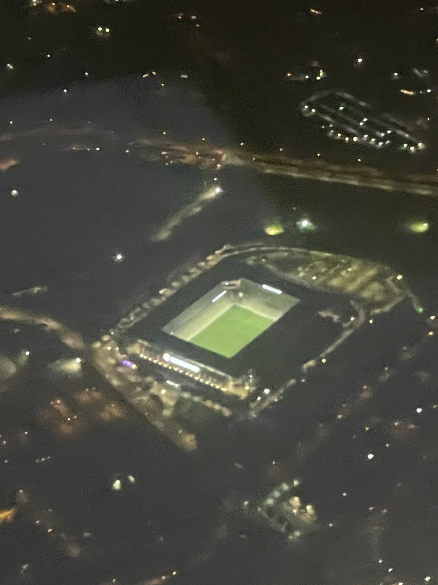 BittburgerSr's tweet photo. What flying over Victory looks like!! 🫡🪖🏰 @NashvilleSC @GEODISPark @FUBAR_SG @NSCRoadies @TheBacklineSC #EveryoneN #CastleDefended https://t.co/5zUFzsSNja