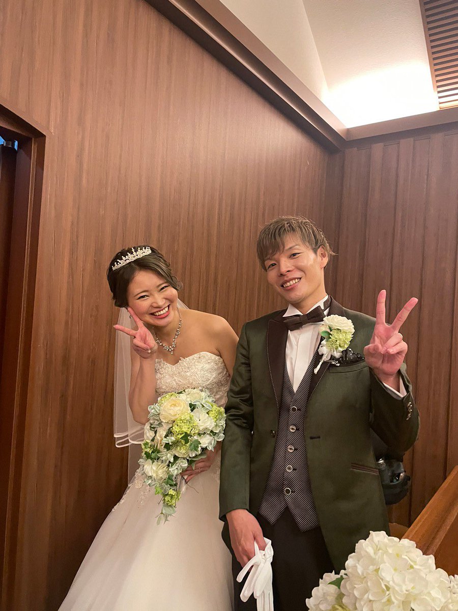 110368Luv's tweet photo. 2023.05.07
大好きな人達に囲まれながら
無事結婚式をすることが出来ました🕊

本当に素敵な空間と、時間をありがとうございます🥺

やるまでは、めんどくさい~とか
あったけど、終わってからは
本当にやって良かったと2人して思えた♡

これからも夫婦共々よろしくお願いします✨ https://t.co/ByAYHzwd8s