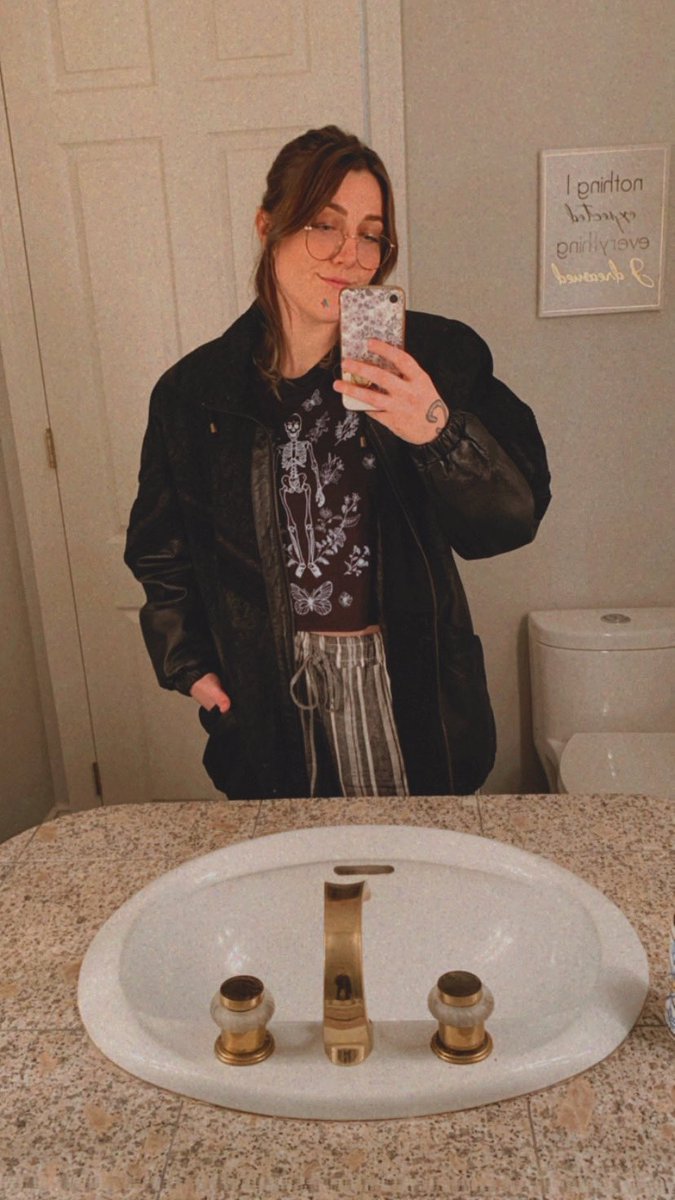 90s jacket get today ayooo

also streamin again in a couple days 🥰🤡