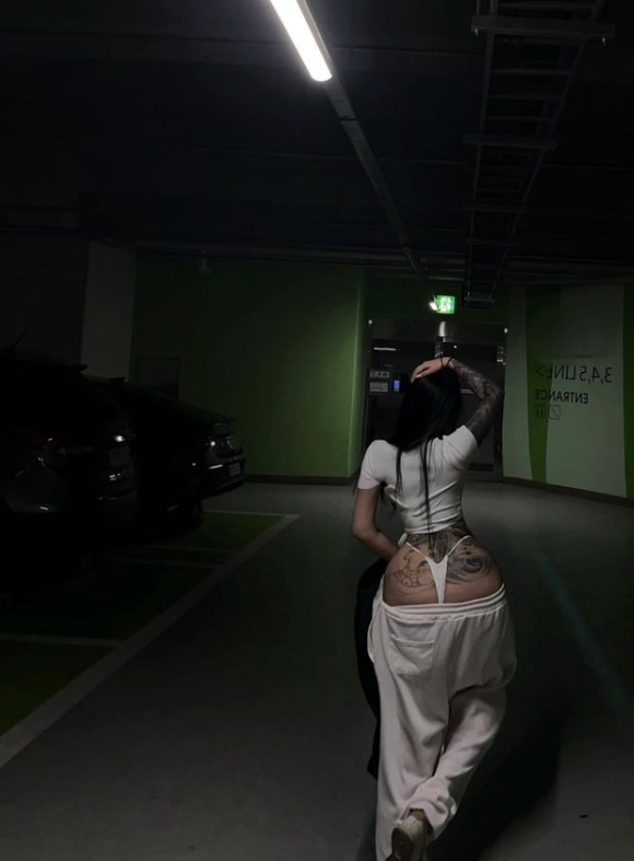 车库露出 过去个大爷 好刺激 想看视频的点赞