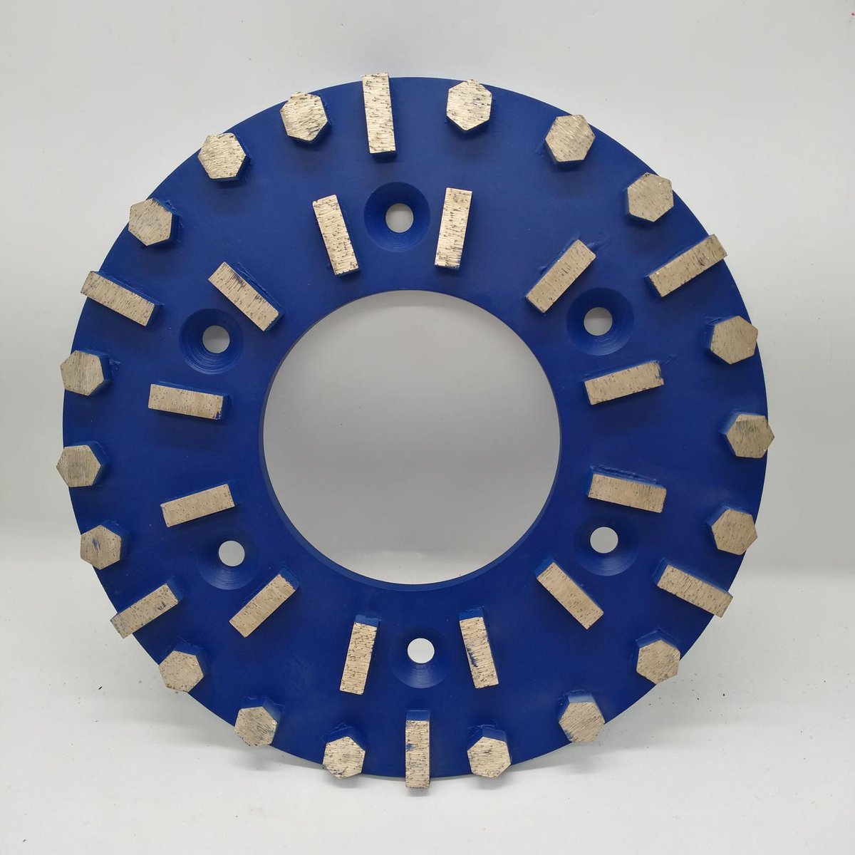 LiuOwne's tweet image. ✨300mm Metal Grinding Plate✨
✅36 TURBO SEGMENTS - designed for concrete, epoxy, mastics, thinset, water-proof coatings
✅Grit：6#,16#,30#,60#,120#，400#
wa.me/18060980805
#diamondgrindingwheel #diamondtools #diamondcupwheel
#diamondgrindingwheel #durablecupwheel