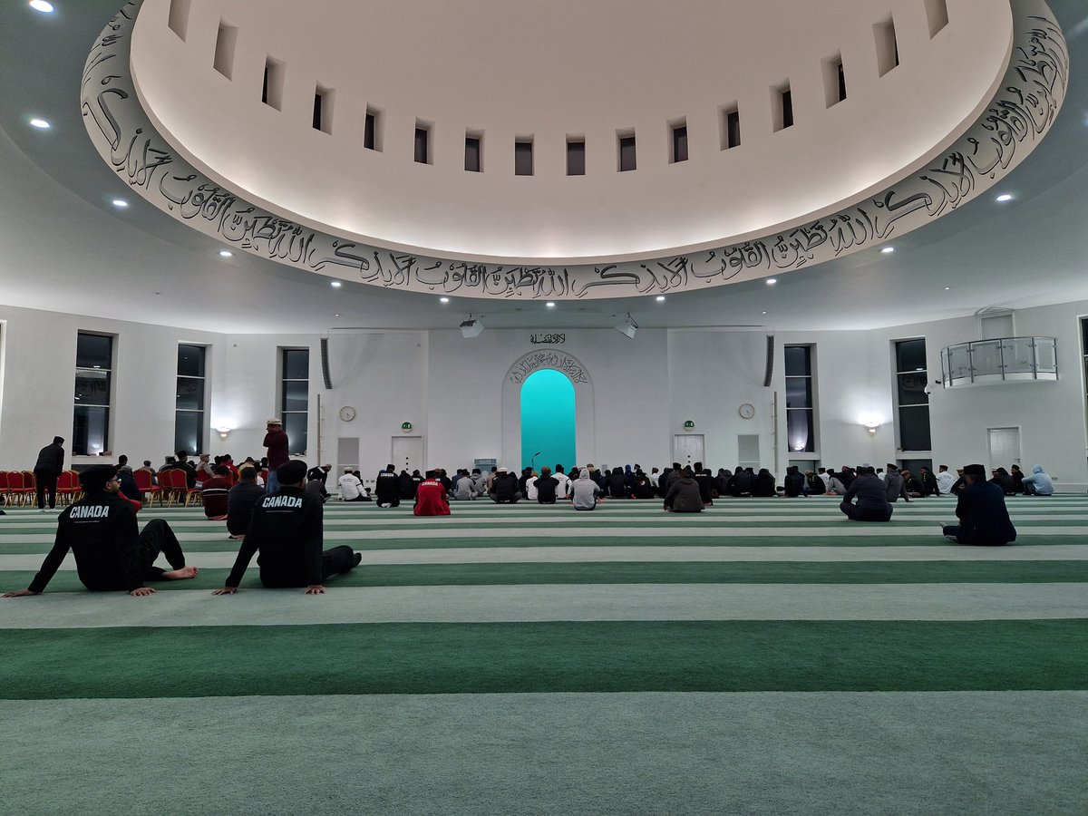 04:15am Fajr Prayer & Dars at @AMA_BaitulFutuh Mosque in #London.

Day 1 of AIFT2023: