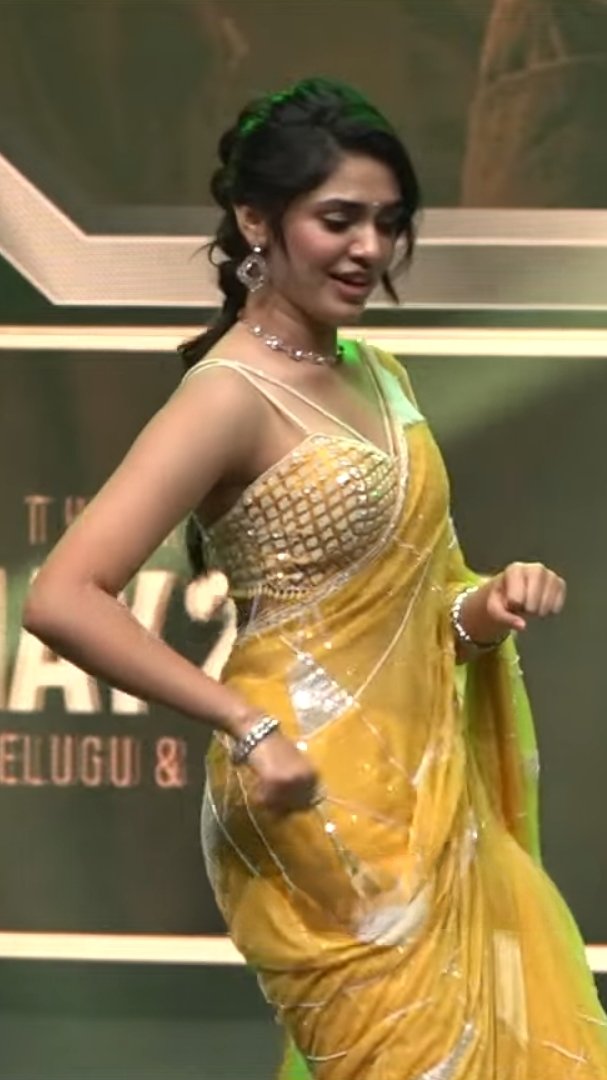 Fv0U6ftaYAA-vLC?format=jpg&name=medium