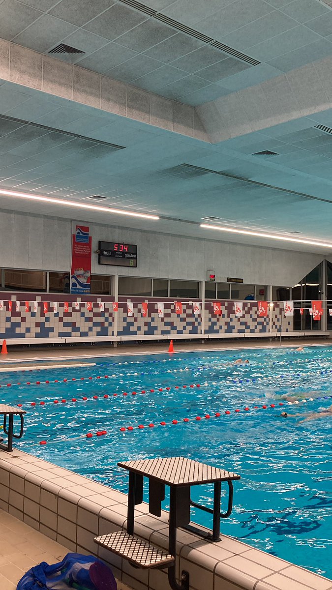 LaetitiaOuillet's tweet photo. Another day. Another pool. #traininggeven https://t.co/QcWIqWWJUG