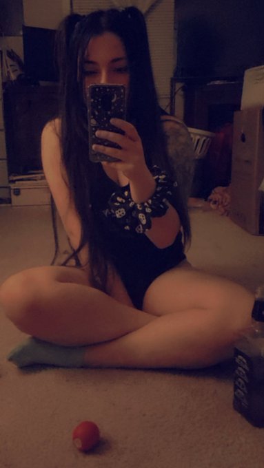 Cute boring lil update. been forever since I've been on here ✨ https://t.co/ifqEYvsLWO