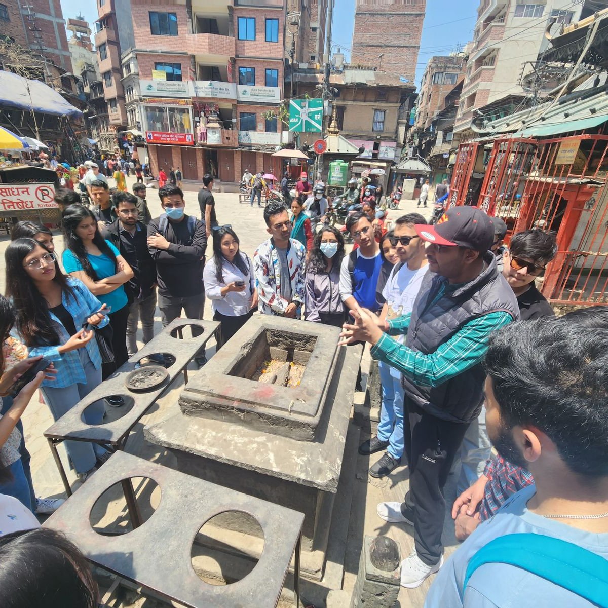 rackathmandu's tweet photo. History is not a burden on the memory but an illumination of the soul.
Following this motto, RAC Kathmandu along with RAC Lalitpur, RAC Patan Durbar Square, and RAC Patan Heritage conducted the event “Walk through History- Kathmandu Edition” through Asan and Basantapur. 
#Rotary https://t.co/zfgtVtl2re