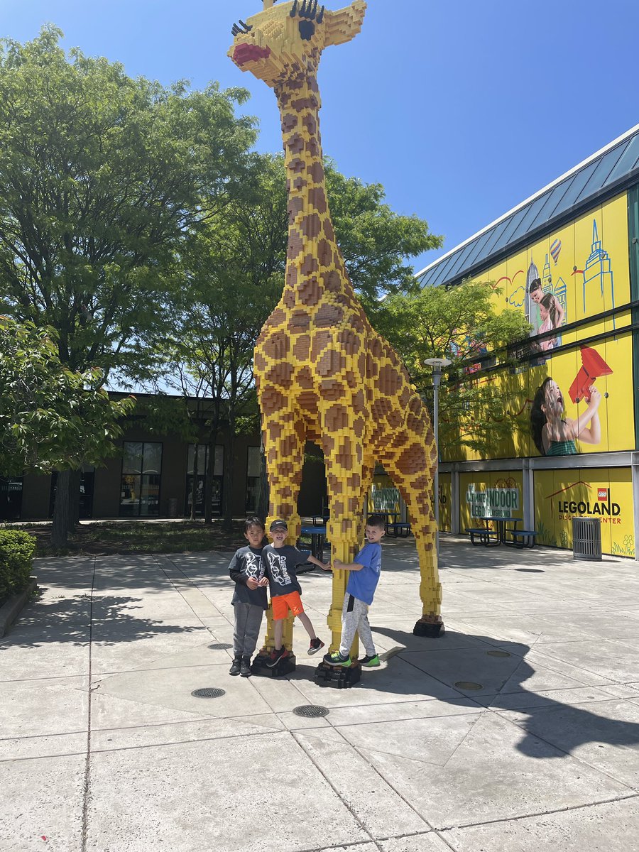 jmarinelli613's tweet photo. 1st Grade Field Trip #Legoland @troecoe117 @CoebournES https://t.co/vZFcTjSh7A