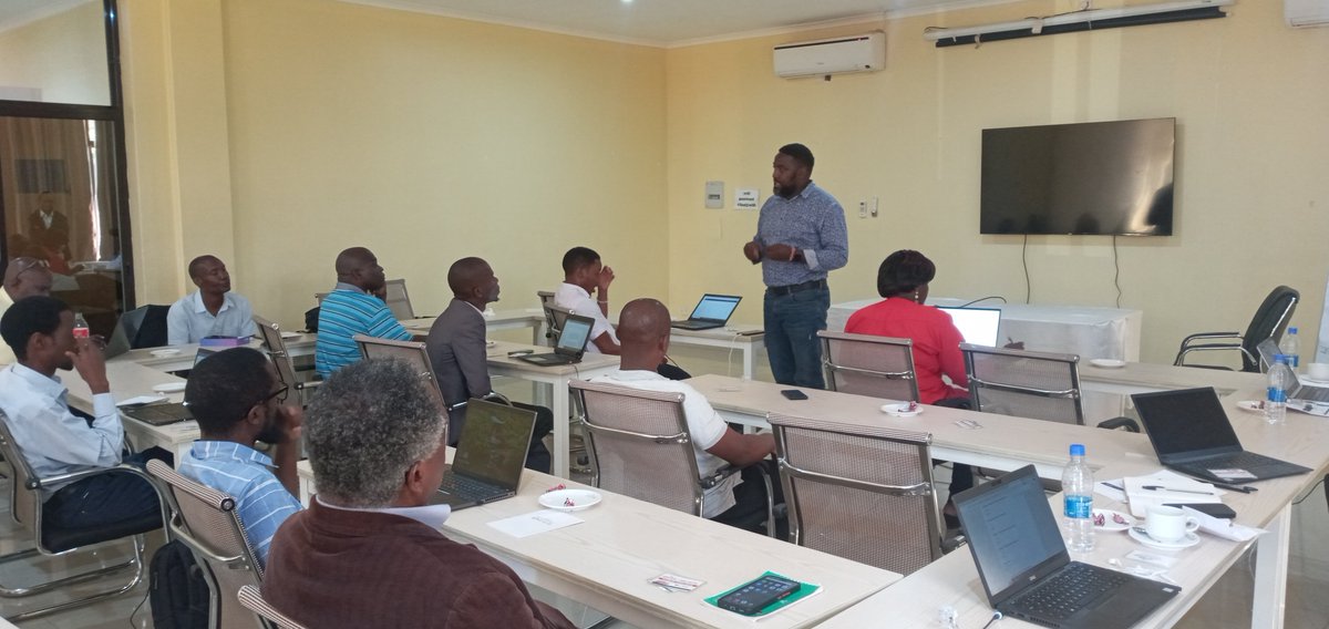 ASLM_News's tweet photo. #LabMaP just conducted a data collector training as part of #LabCoP’s #LabNetLead course. Using the tool, participants will be able to collect GIS data on lab capacity and generate critical info for the planning of Malawi lab services. Thanks to @health_malawi @AfricaCDC. https://t.co/sMD1T5vIHU